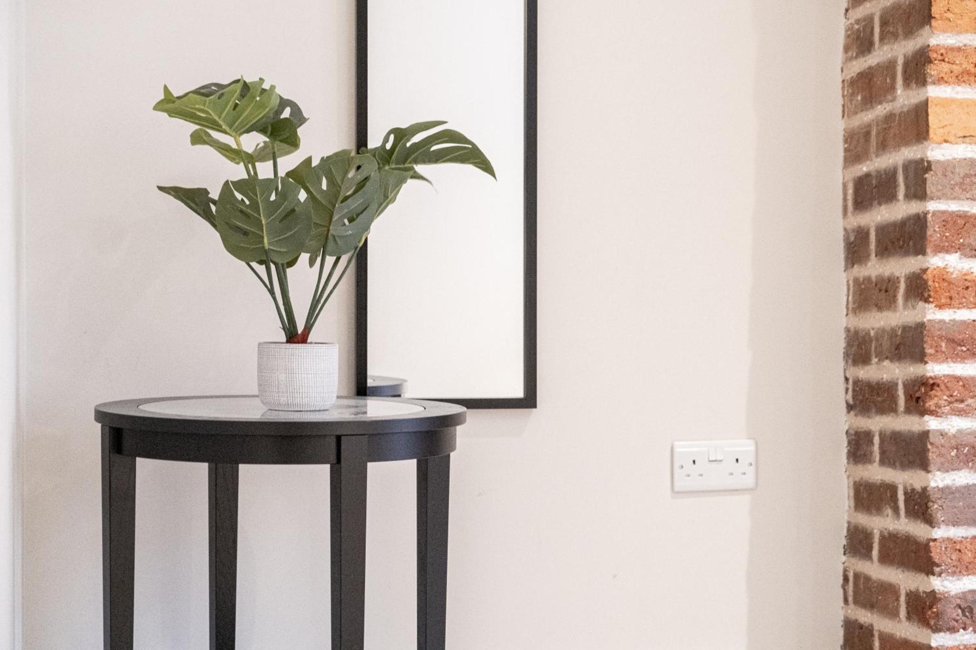 شقة Osbourne House Pink 2 Bed, 2 And Half Bath برمنغهام المظهر الخارجي الصورة