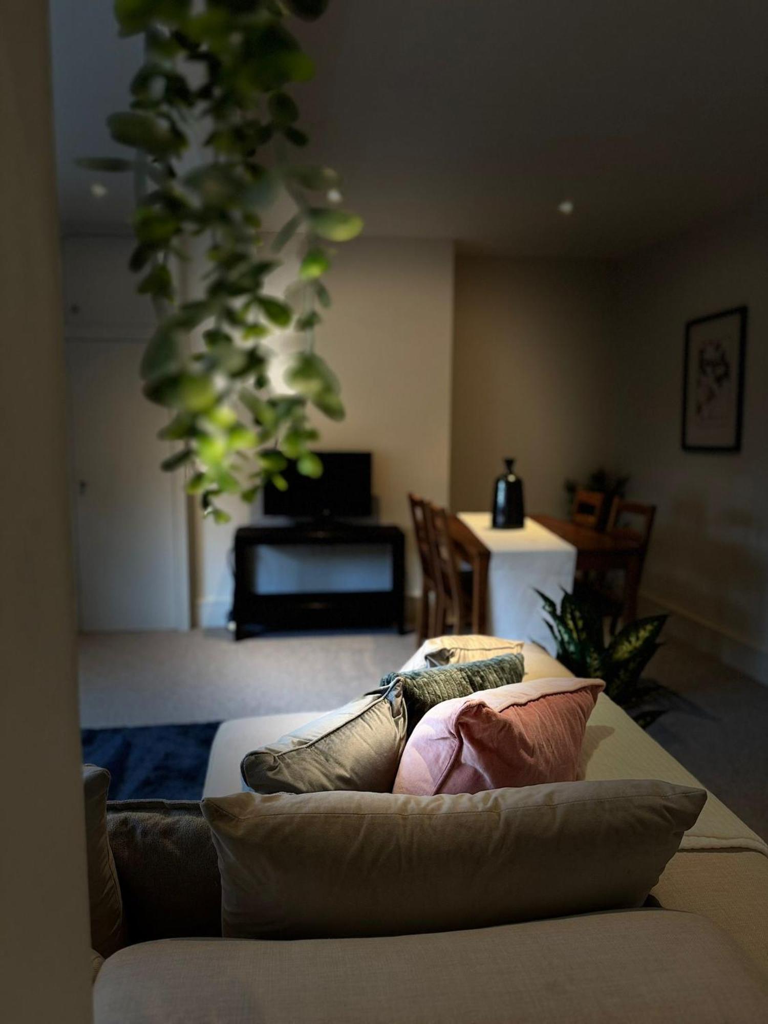 شقة Osbourne House Pink 2 Bed, 2 And Half Bath برمنغهام المظهر الخارجي الصورة