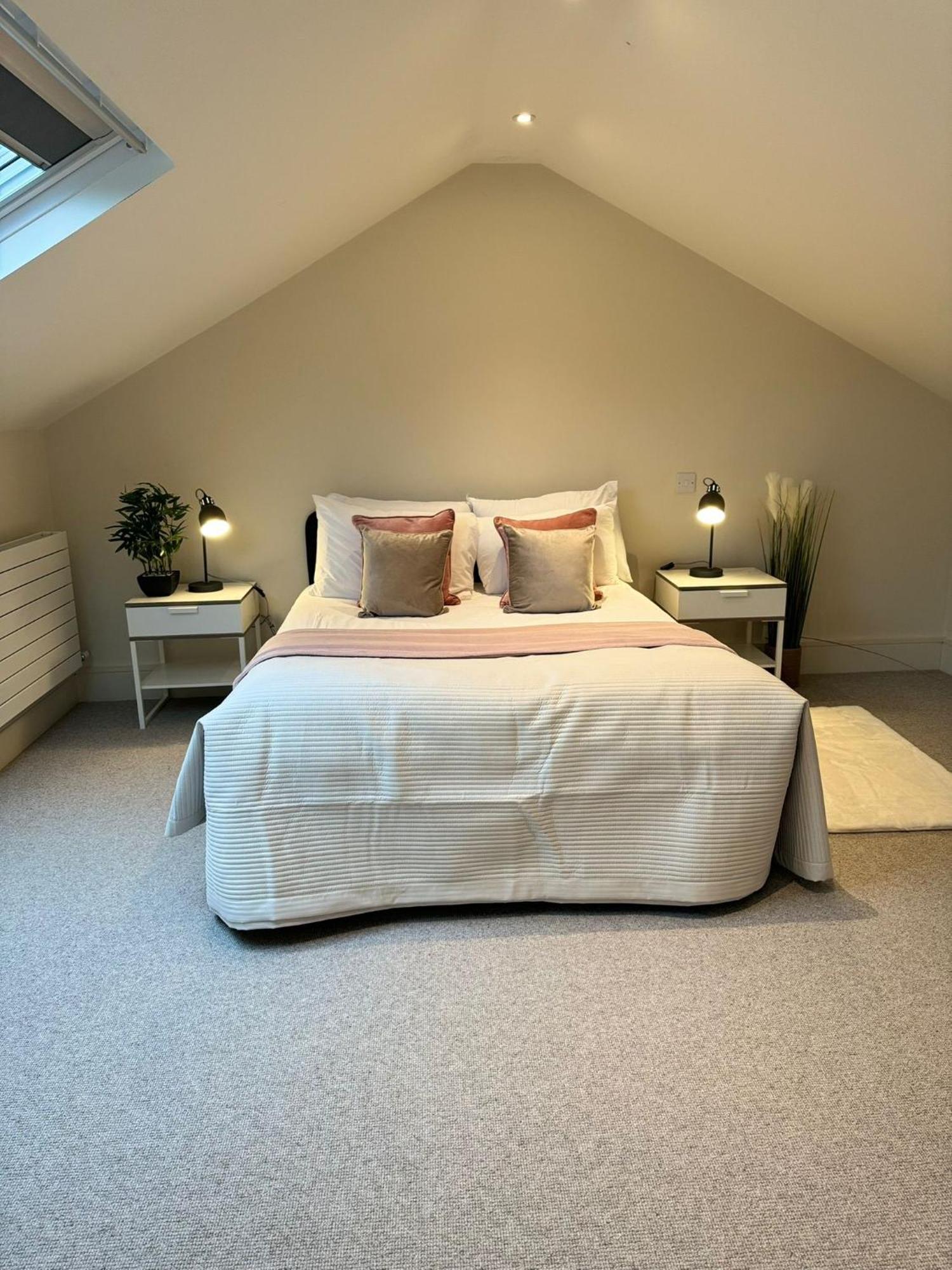شقة Osbourne House Pink 2 Bed, 2 And Half Bath برمنغهام المظهر الخارجي الصورة