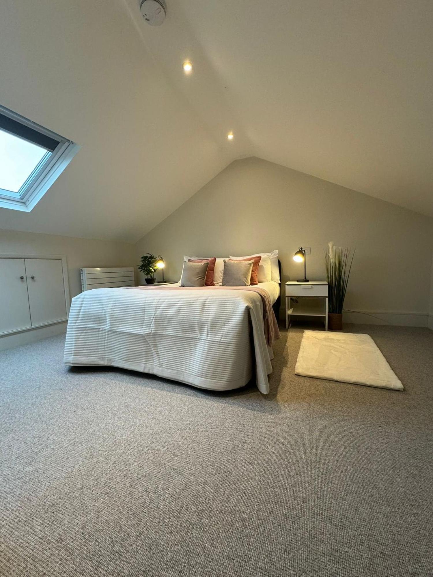 شقة Osbourne House Pink 2 Bed, 2 And Half Bath برمنغهام المظهر الخارجي الصورة