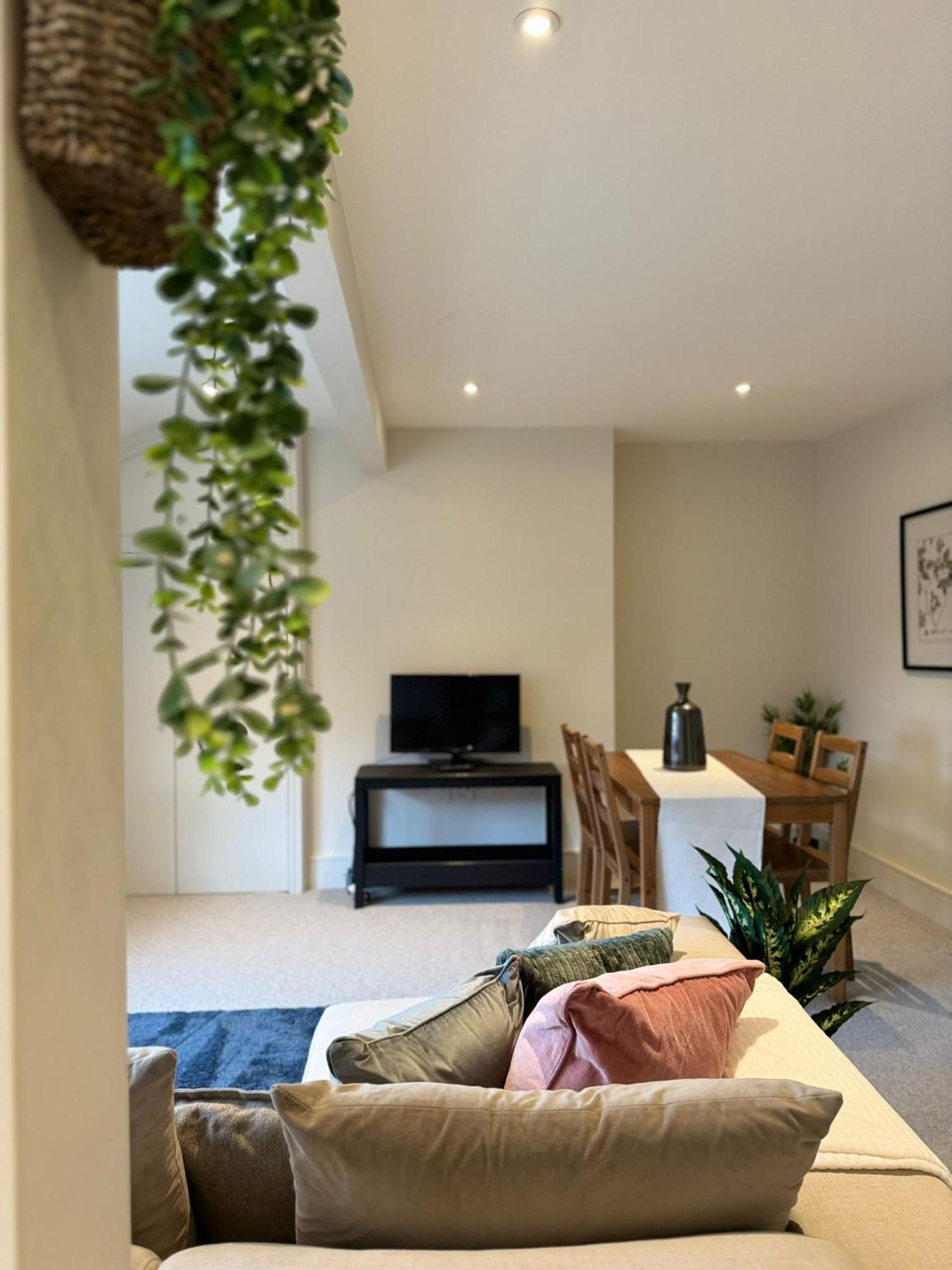 شقة Osbourne House Pink 2 Bed, 2 And Half Bath برمنغهام المظهر الخارجي الصورة