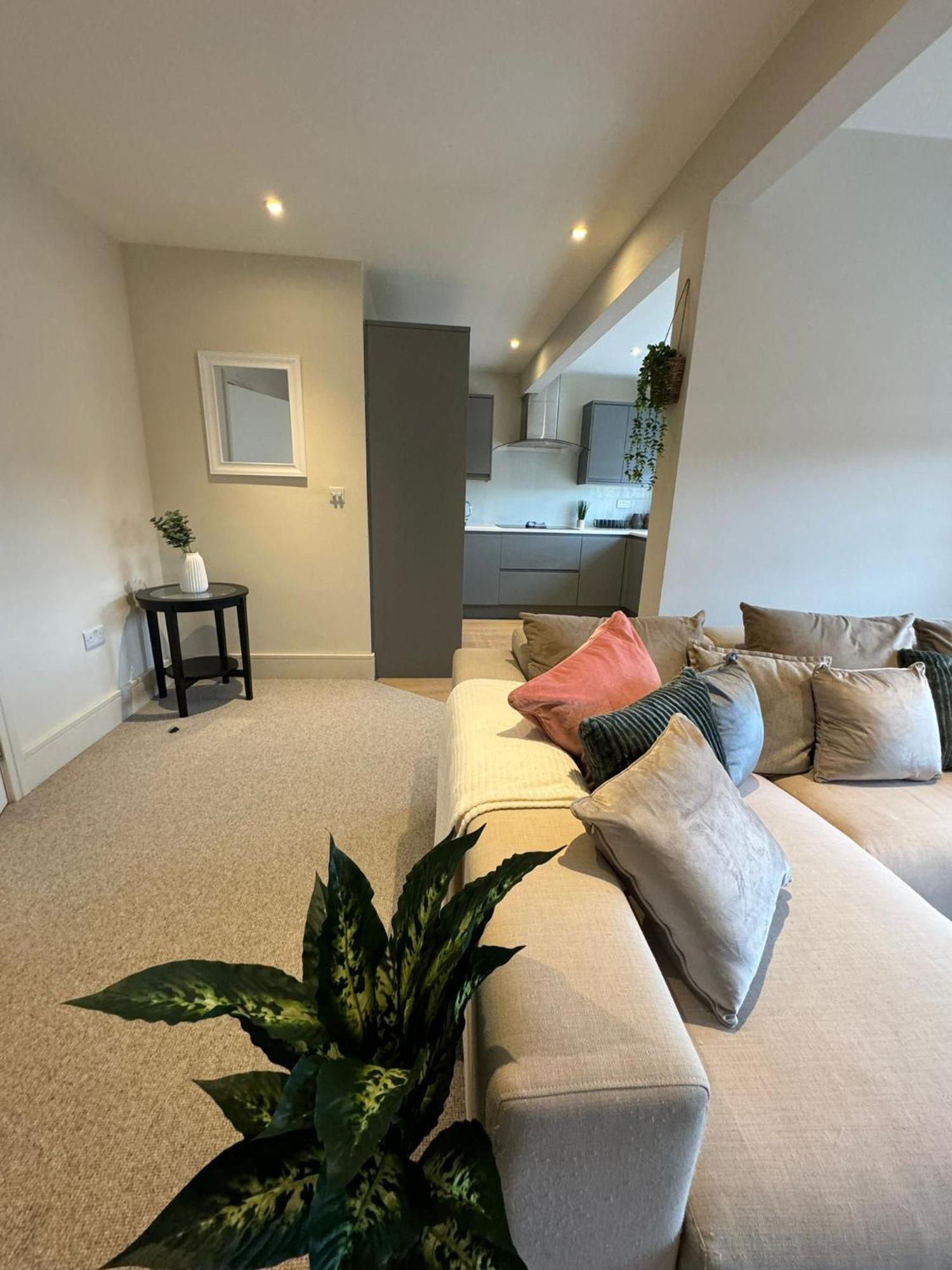شقة Osbourne House Pink 2 Bed, 2 And Half Bath برمنغهام المظهر الخارجي الصورة