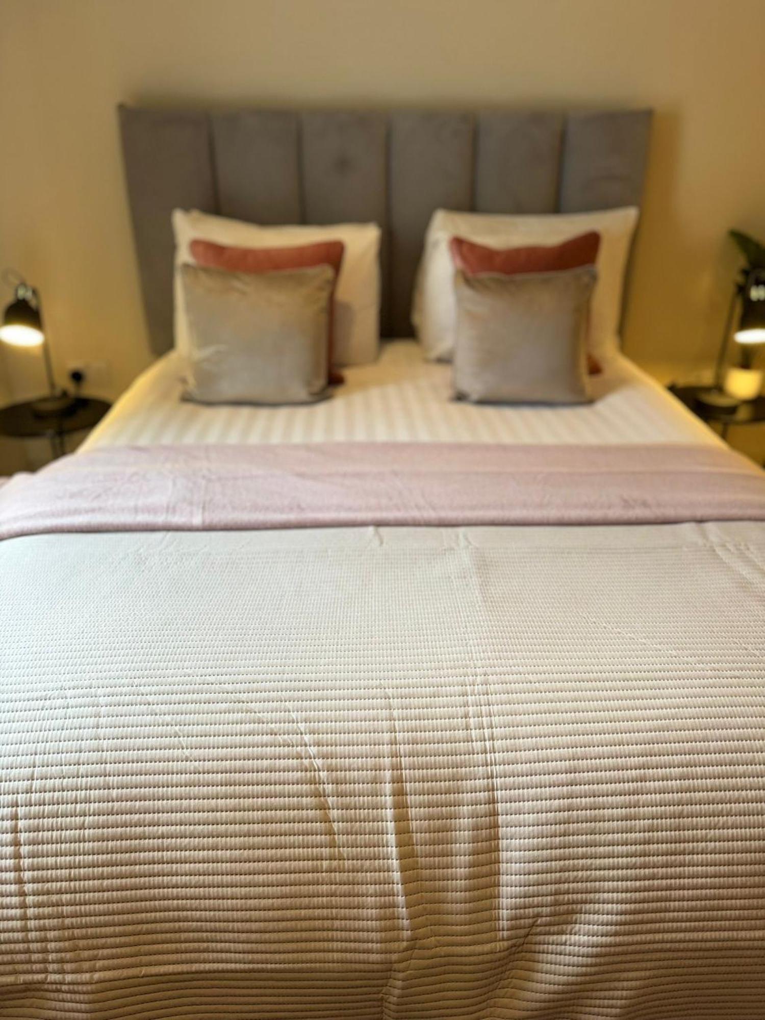 شقة Osbourne House Pink 2 Bed, 2 And Half Bath برمنغهام المظهر الخارجي الصورة