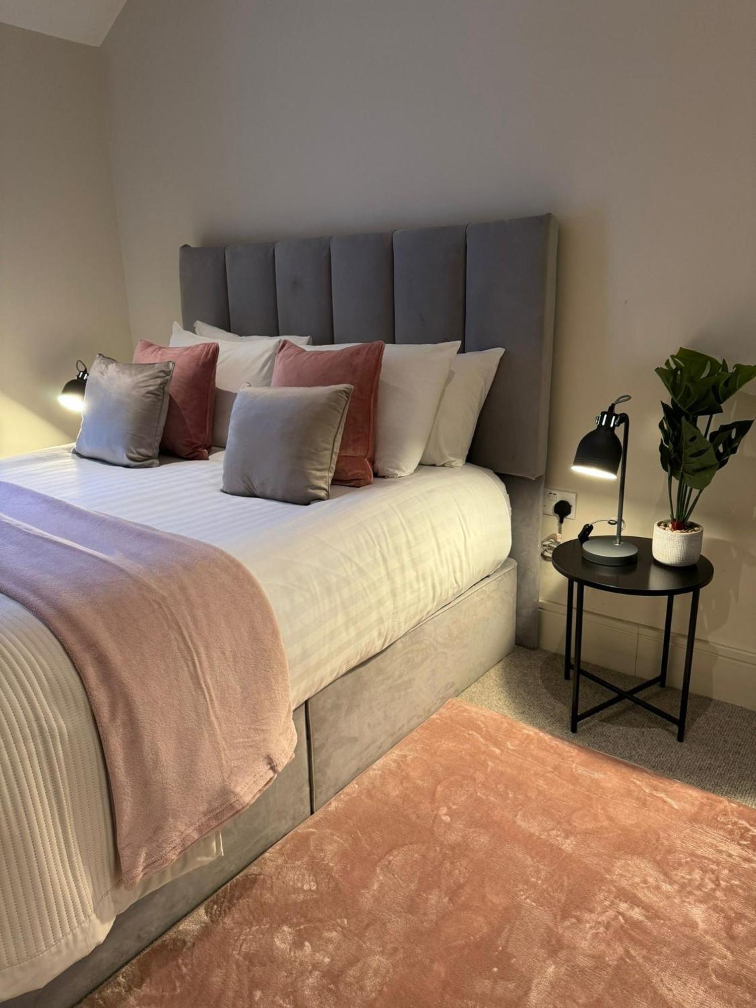 شقة Osbourne House Pink 2 Bed, 2 And Half Bath برمنغهام المظهر الخارجي الصورة