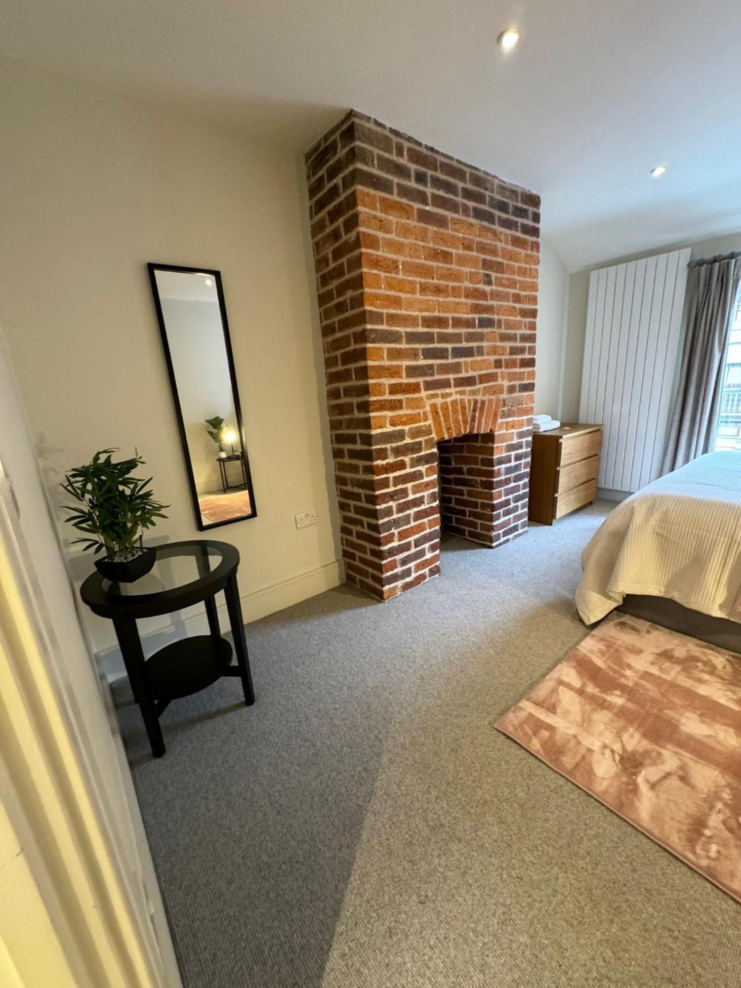 شقة Osbourne House Pink 2 Bed, 2 And Half Bath برمنغهام المظهر الخارجي الصورة