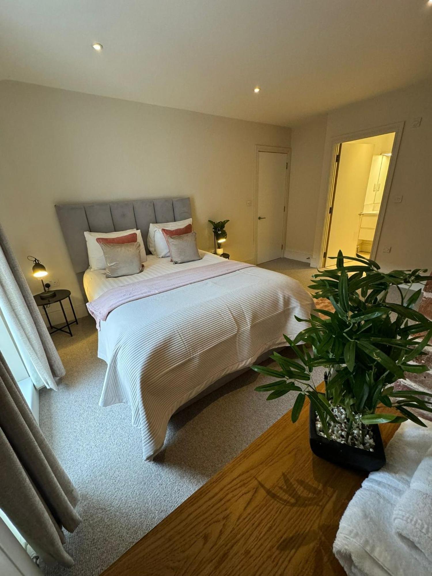 شقة Osbourne House Pink 2 Bed, 2 And Half Bath برمنغهام المظهر الخارجي الصورة